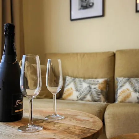 Casa Lola Costalita 埃斯特波纳